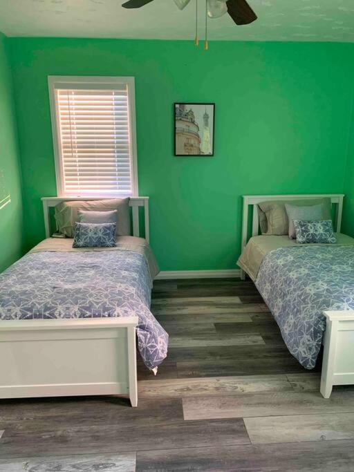 Remodeled House Minutes To Falls Attractions Villa Ниагарски водопад Екстериор снимка