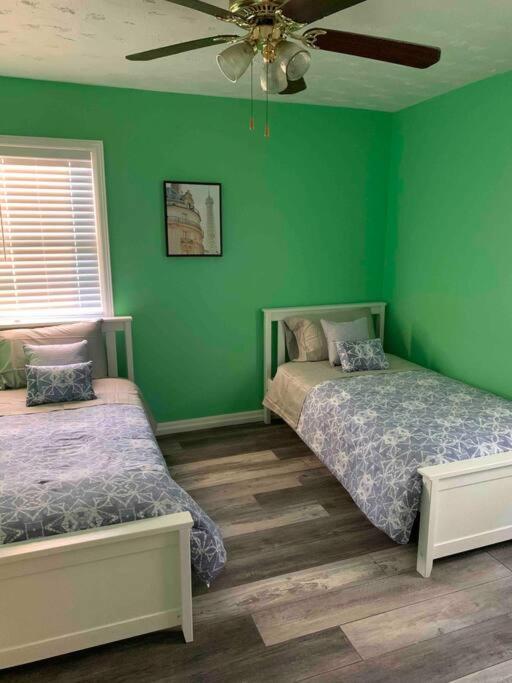 Remodeled House Minutes To Falls Attractions Villa Ниагарски водопад Екстериор снимка